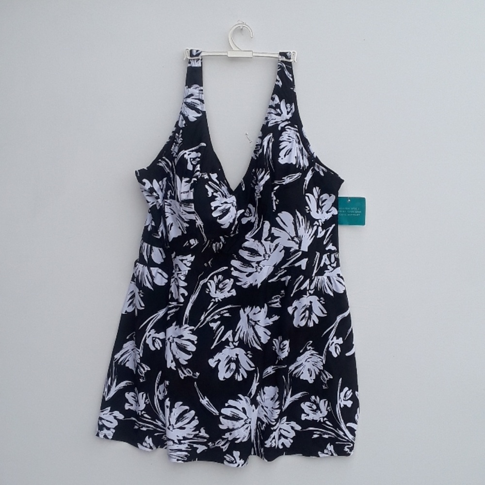 Swimsuits for all black and white size 32